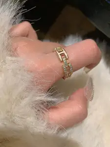 StyleCast Gold-Toned Stones-Studded Finger Ring