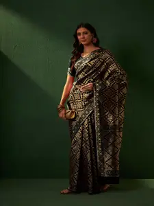DEVATITHI Woven Design Zari Silk Blend Banarasi Saree