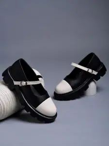 Shoetopia Girls Colourblocked Smart Casual Loafers