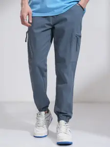 HIGHLANDER Men Solid Elasticated Relaxed Fit Jogger