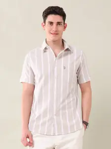 U.S. Polo Assn. Men Classic Slim Fit Spread Collar Vertical Striped Cotton Casual Shirt