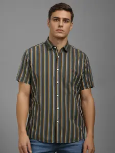 Louis Philippe Jeans Men Slim Fit Spread Collar Vertical Striped Cotton Casual Shirt