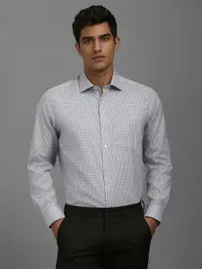 Louis Philippe Men Classic Fit Spread Collar Checked Cotton Formal Shirt