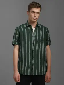 Louis Philippe Jeans Men Spread Collar Vertical Striped Cotton Casual Shirt