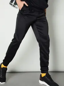 max Men Mid Rise Joggers