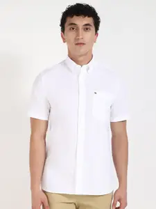 Tommy Hilfiger Men Relaxed Fit Button-Down Collar Textured Cotton Casual Shirt