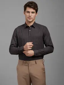 Louis Philippe Men Slim Fit Spread Collar Geometric Printed Cotton Formal Shirt