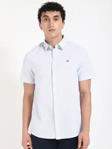 Tommy Hilfiger Men Relaxed Fit Spread Collar Vertical Striped Cotton Casual Shirt