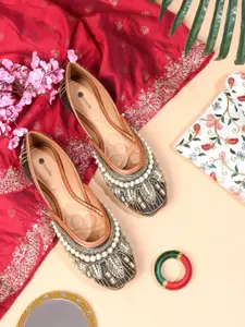 DIVASTRI Women Ethnic - Embellished Ballerinas Flats