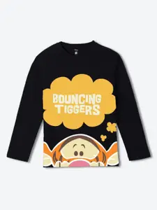 YK Disney Boys Winnie The Pooh Printed Applique T-shirt