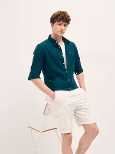 THE BEAR HOUSE Men Button-Down Collar Solid Cotton Casual Shirt