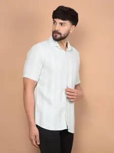 Crimsoune Club Men Premium Slim Fit Spread Collar Vertical Striped Cotton Casual Shirt