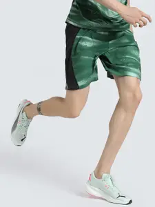 Puma Velocity Men Printed Mid Rise Running Shorts