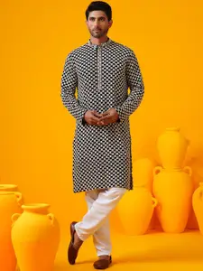 SOJANYA Geometric Embroidered Mandarin Collar Thread Work Straight Kurtas