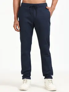 NEVER NEUD Men Relaxed Linen Traveller Trousers