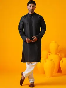 SOJANYA Geometric Embroidered Band Collar Thread Work Straight Kurtas