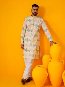 SOJANYA Men Embroidered Regular Kantha Work Kurta with Pyjamas