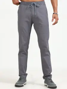 NEVER NEUD Men Relaxed Linen Traveller Trousers