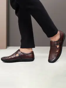 ARAMISH Men Ethnic Leather Fisherman Sandals