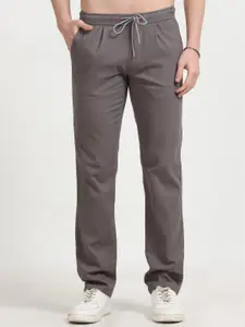 NEVER NEUD Men Relaxed Straight Fit Lazy Linen Pleated Trousers