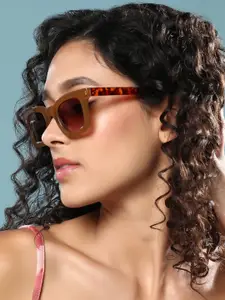 HAUTE SAUCE by  Campus Sutra HAUTE SAUCE by Campus Sutra Women Wayfarer Sunglasses with Polarised Lens AW25_HSSG2734