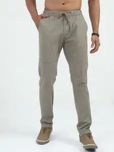 NEVER NEUD Men Relaxed Linen Traveller Trousers