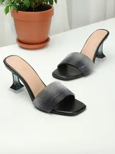 madam glorious Women Embellished Block Sandals