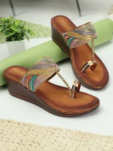 madam glorious Women Woven Design Ethnic Wedge Sandals