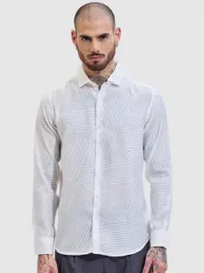Snitch Men Smart Slim Fit Spread Collar Geometric Printed Casual Shirt