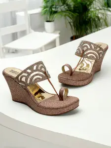 madam glorious Embellished Ethnic Wedge Sandals
