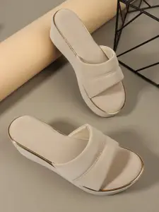 DressBerry Women Embellished Platform Sandals