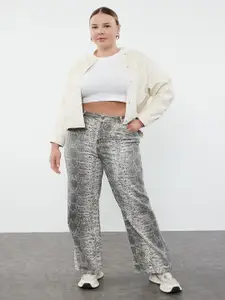 Trendyol Women Plus Size Mildly Distressed Heavy Fade Printed Cotton Jeans