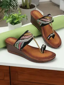 madam glorious Women Embellished Ethnic Wedge Sandals