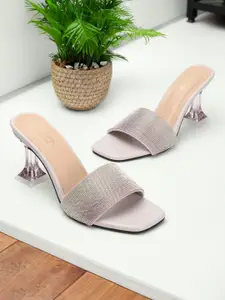 madam glorious Women Textured Block Sandals