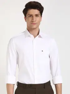 Tommy Hilfiger Men Relaxed Opaque Striped Casual Shirt