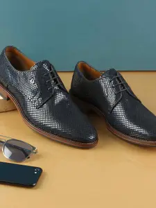 DAVINCHI Men Textured Leather Formal Derbys