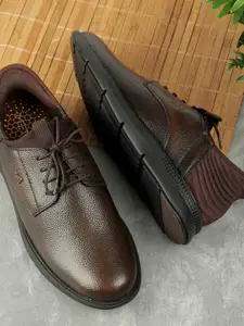 Metro Men Textured Leather Derbys