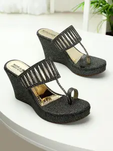 madam glorious Women Embellished Ethnic Wedge Sandals