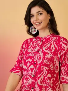 Sangria Red Paisley Printed Mandarin Collar Panelled A-Line Kurta