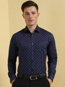 Allen Solly Men Slim Fit Spread Collar Geometric Printed Cotton Casual Shirt