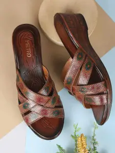 Metro Women Printed Leather Block Sandal