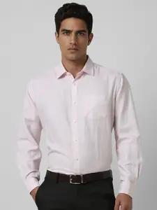 Van Heusen Men Spread Collar Solid Linen Formal Shirt