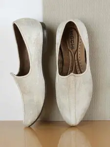 Mochi Men Textured Casual Mojaris