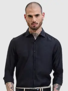 Snitch Men Smart Slim Fit Spread Collar Geometric Printed Casual Shirt