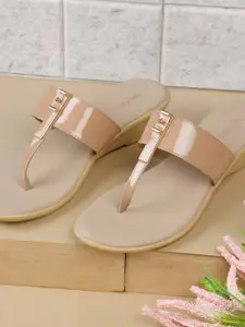 WALKWAY by Metro Wedge with