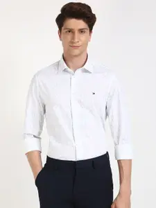 Tommy Hilfiger Men Relaxed Floral Opaque Printed Casual Shirt