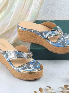 Metro Women Printed Wedge Pumps