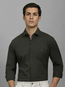 Louis Philippe Sport Men Solid Pure Cotton Casual Shirt