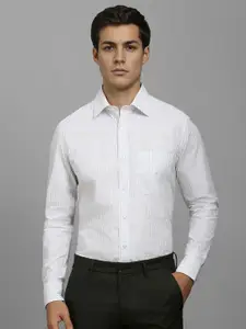 Louis Philippe Men Classic Fit Spread Collar Vertical Striped Cotton Formal Shirt