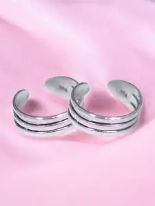 Taraash Set Of 2 925 Sterling Silver-Plated Rounded Band Oxidised Toe Rings
